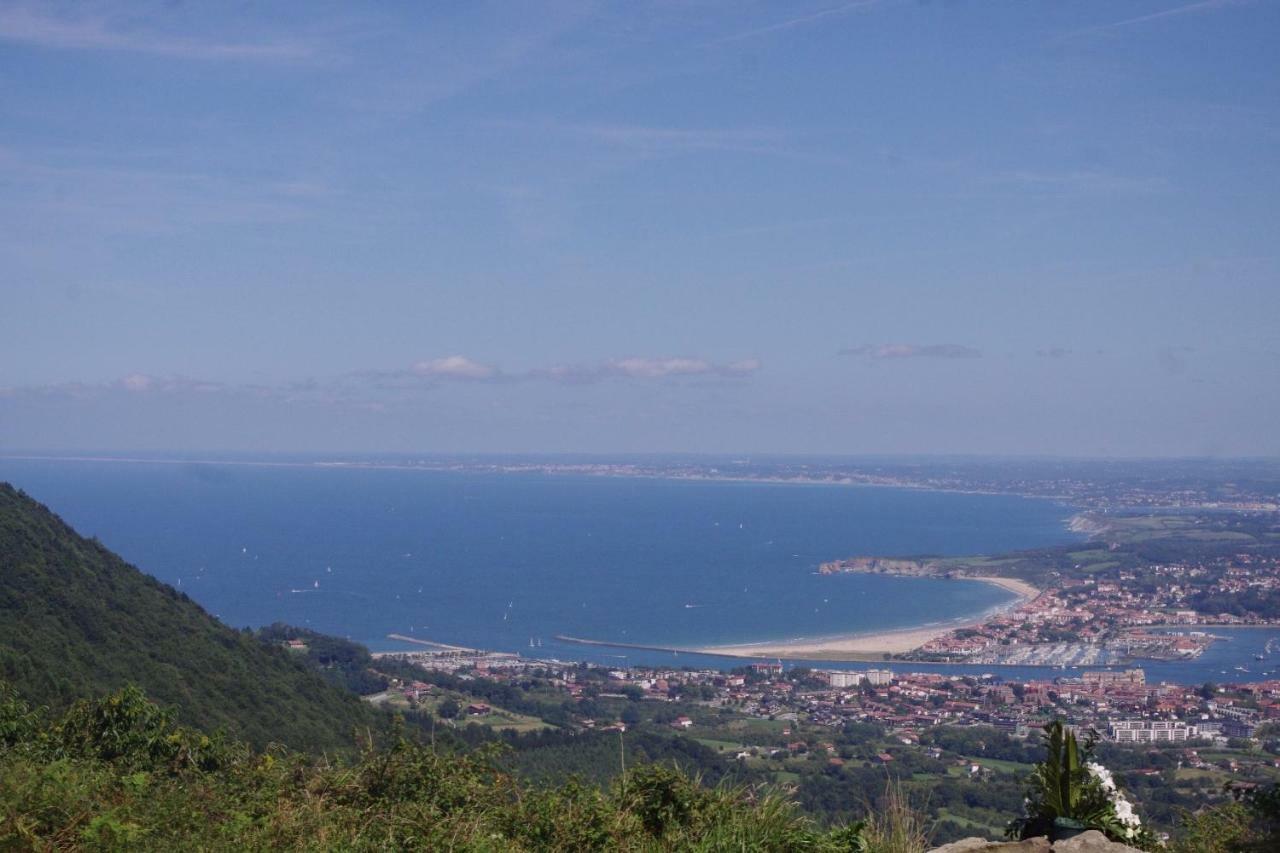 Chambres D'Hotes "Hor Dago" Pres De La Gare D'Hendaye Avec Le Petit-Dejeuner Bagian luar foto
